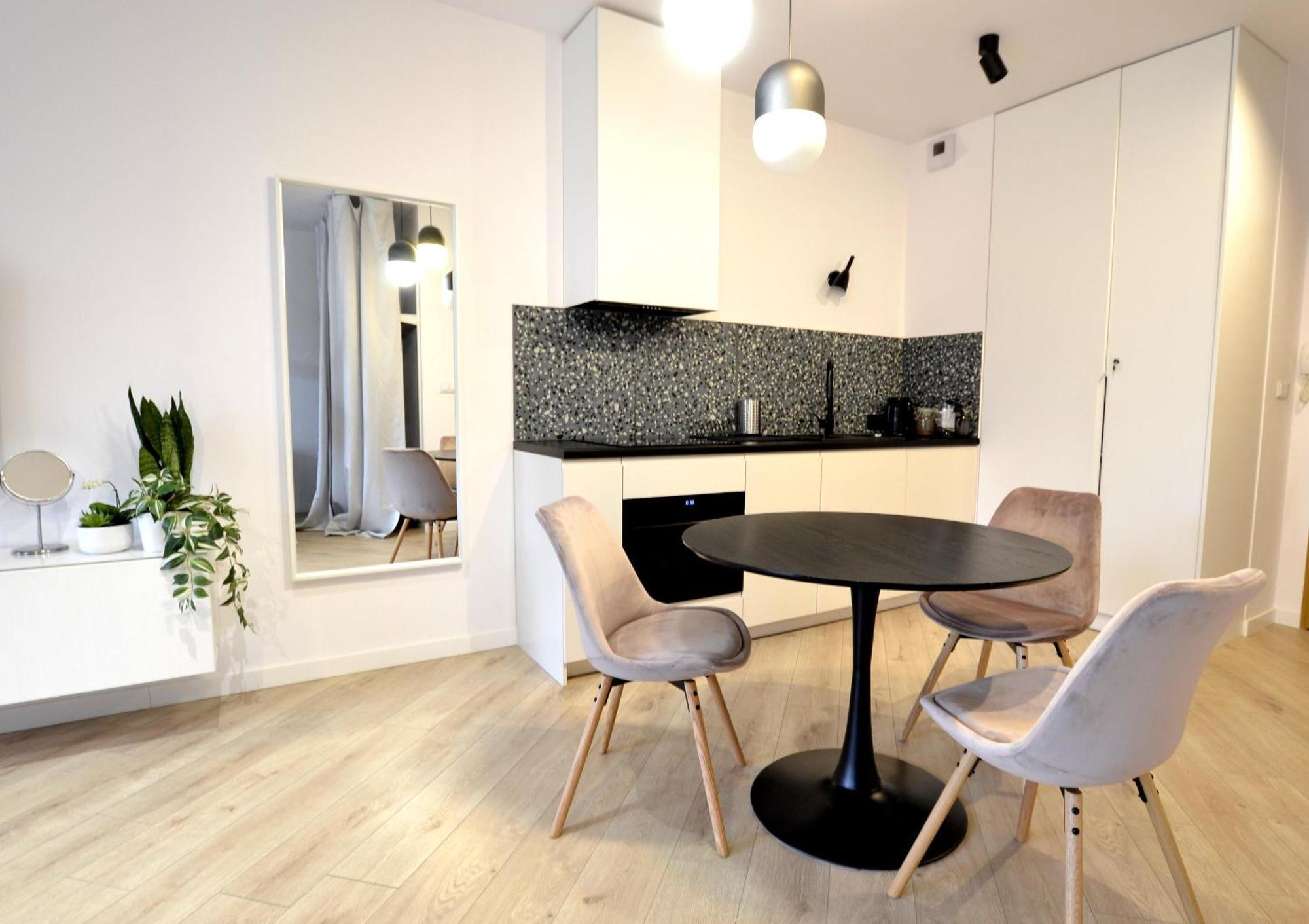 Private Parking, Secure Building - Central Apartments Old Town & Main Station Gdańsk Kültér fotó