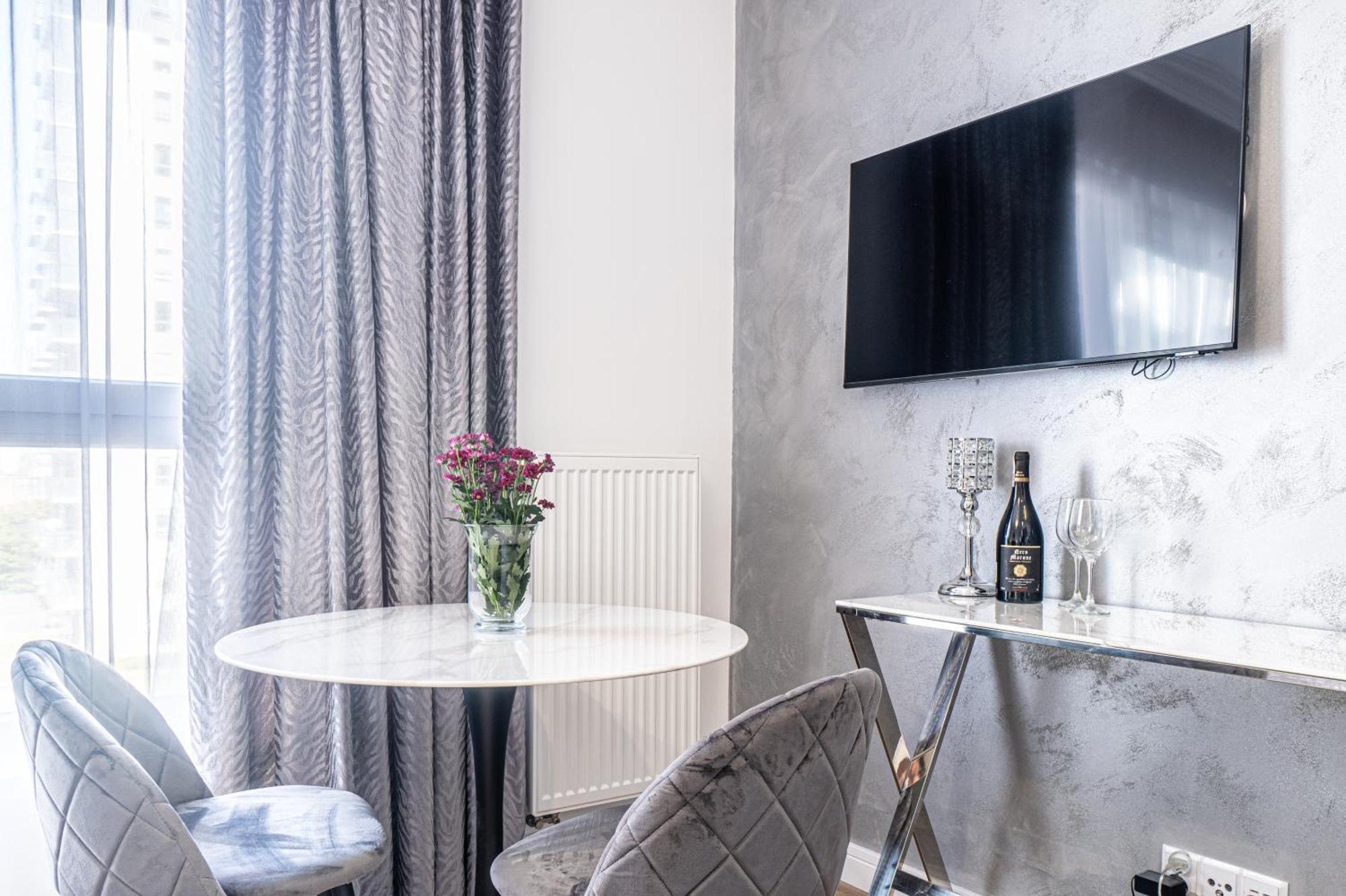 Private Parking, Secure Building - Central Apartments Old Town & Main Station Gdańsk Szoba fotó